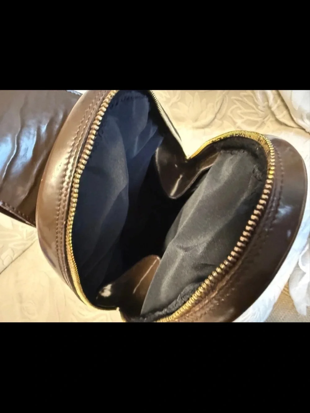 Gucci compact sling
